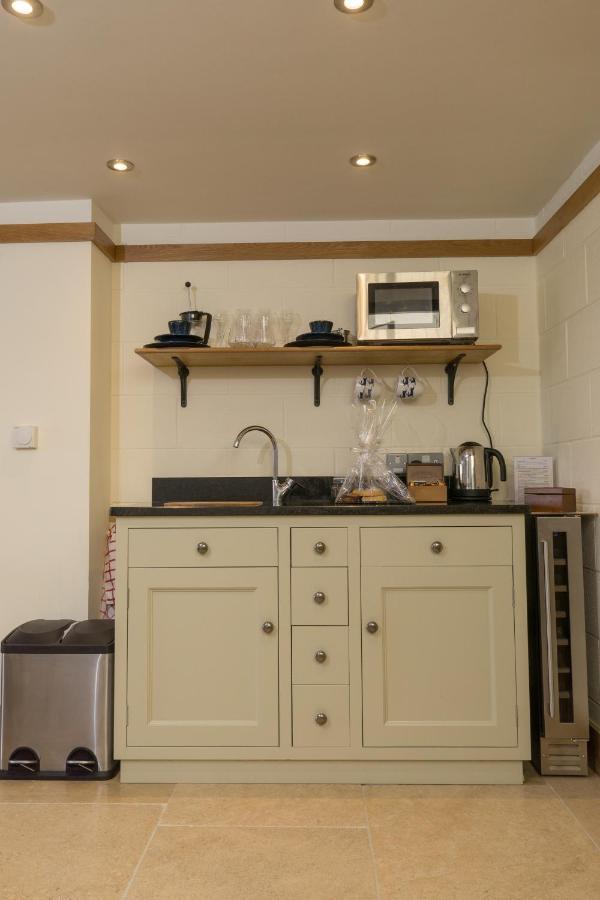 Vineyard Barn Room Woodchester Экстерьер фото