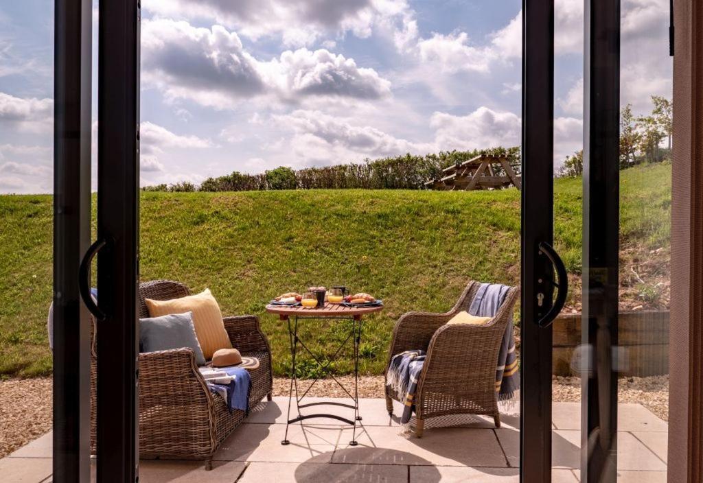 Vineyard Barn Room Woodchester Экстерьер фото
